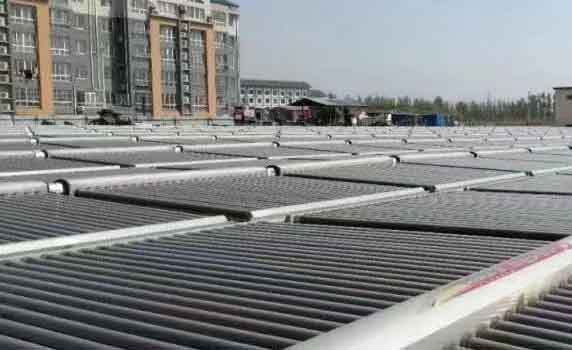 1648710063178234.jpg 鄒平縣怡和家園清潔能源供熱項目 采用太陽能+空氣源熱泵+水源熱泵多能互補供熱,供熱面積5萬平方米。.jpg